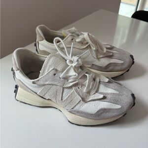 New Balance 327 in Sea Salt & Moonrock | Men’s 5, Womens 6.5